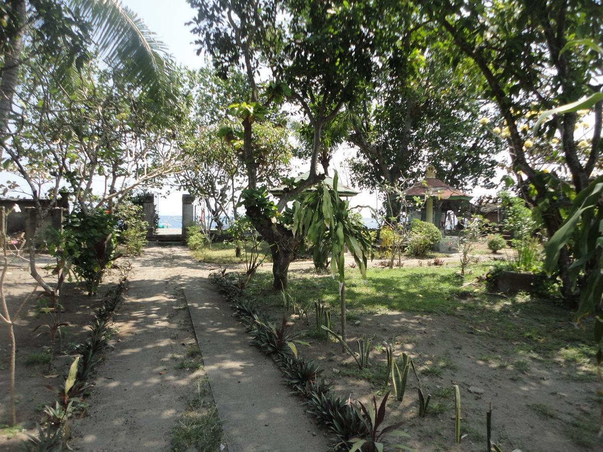 Pakuna Beach Hotel Senggigi Exterior photo